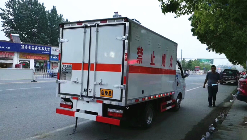 東風藍牌氣體廂式運輸車