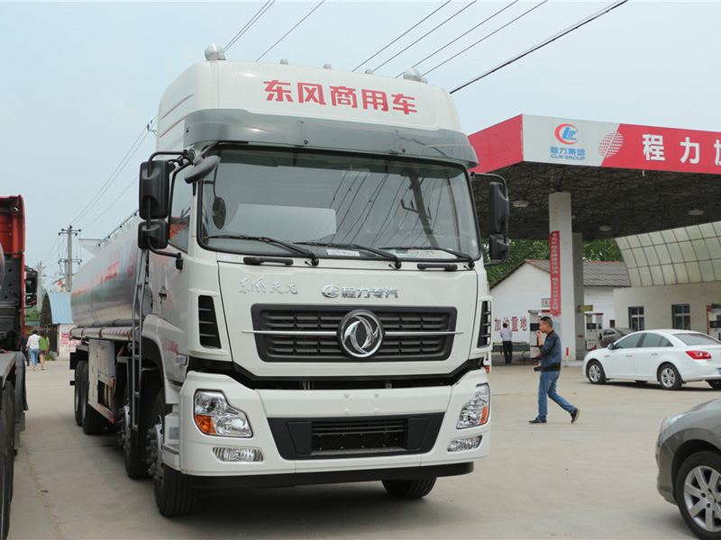 東風(fēng)天龍前四后八（25方）運(yùn)油車