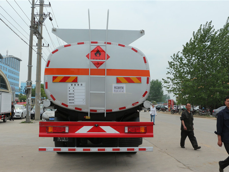 東風(fēng)天龍前四后八（25方）運(yùn)油車