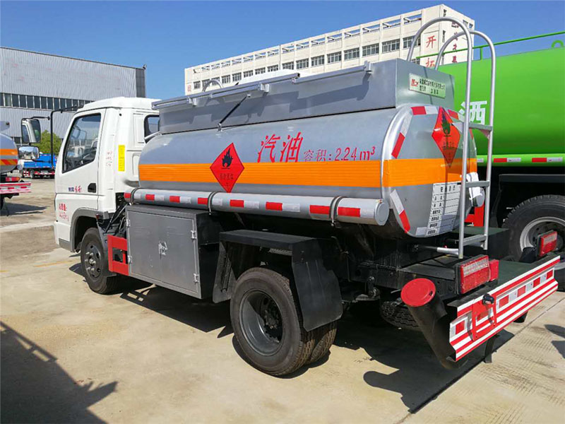 時(shí)風(fēng)2.5方加油車(chē)