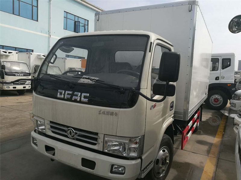 東風(fēng)小多利卡CLW5040XLC5型冷藏車