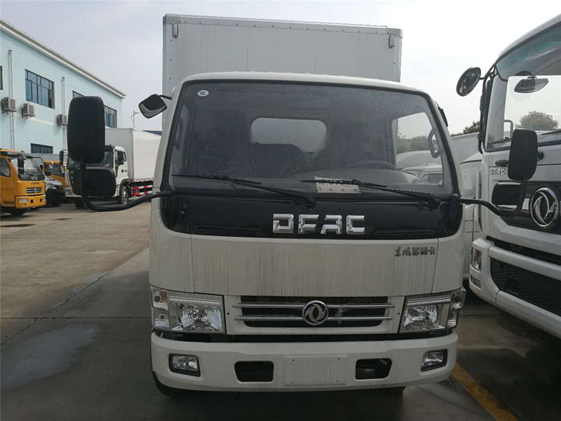 東風(fēng)小多利卡CLW5040XLC5型冷藏車