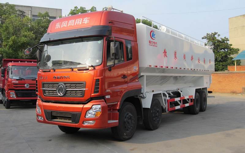天錦三軸CLW5311ZSLD5型散裝飼料運輸車