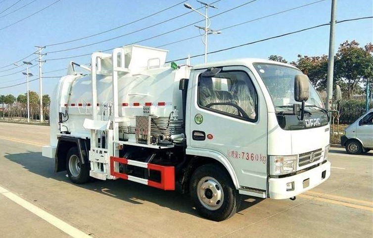 東風5立方廂式餐廚垃圾車