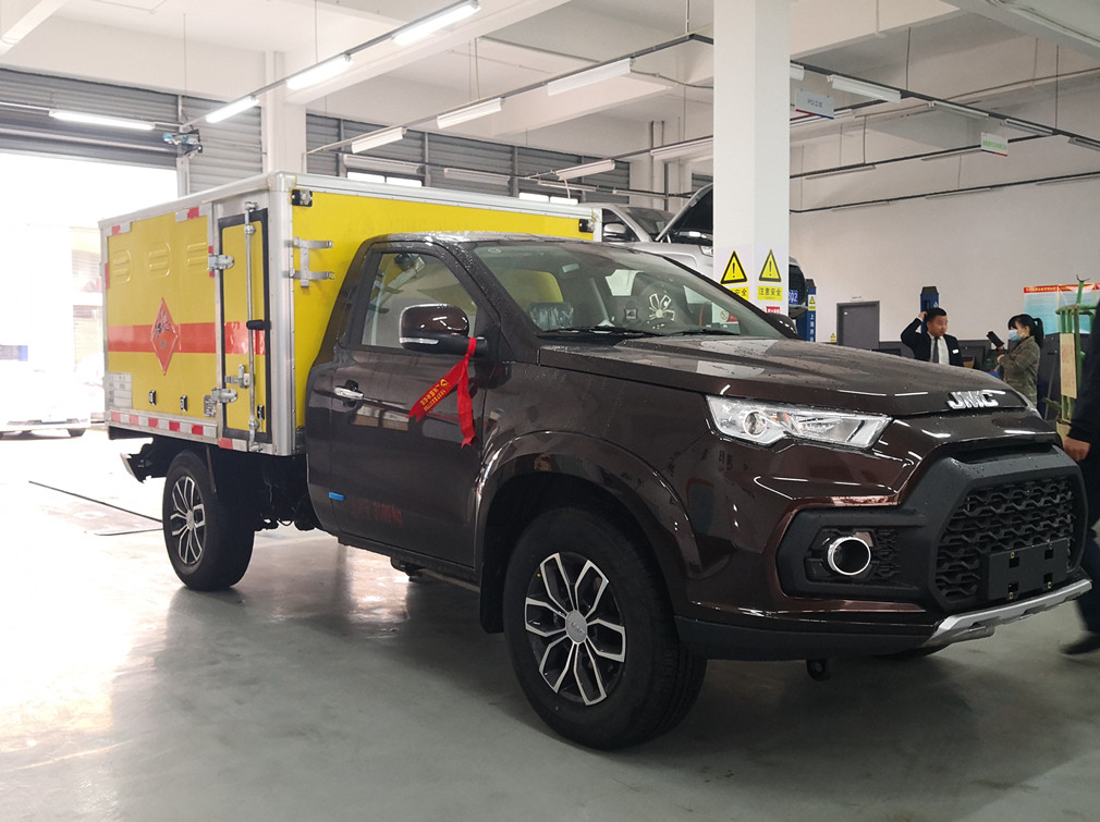江鈴四驅(qū)皮卡民爆器材運輸車