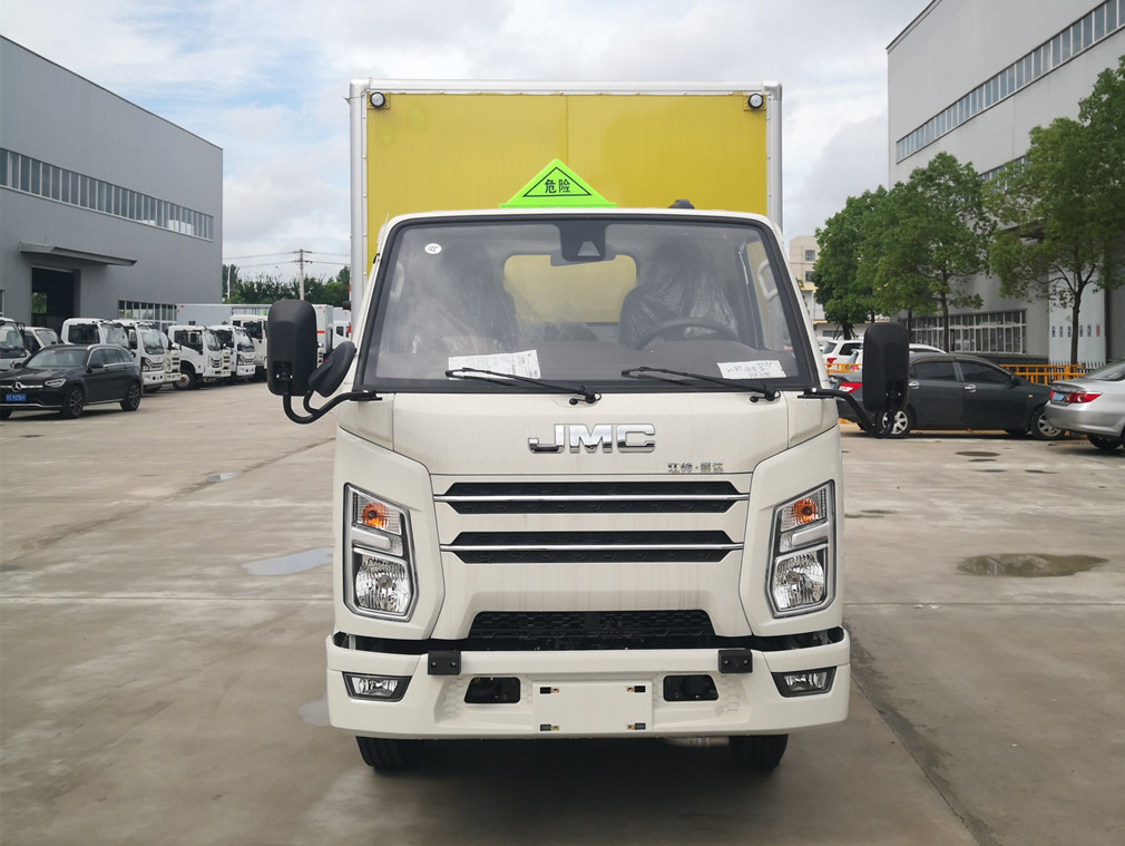 江鈴3.1米貨廂爆破器材運輸車