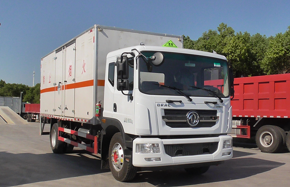 東風(fēng)多利卡D9九類雜項(xiàng)危險(xiǎn)品廂式車