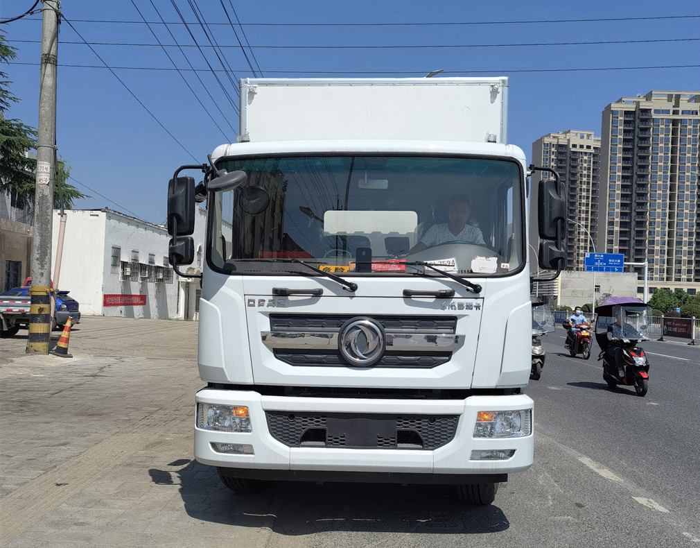 東風(fēng)多利卡D9九類雜項(xiàng)危險(xiǎn)品廂式車