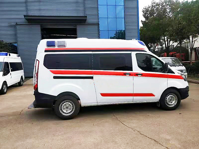 福特全順V362汽油版救護(hù)車