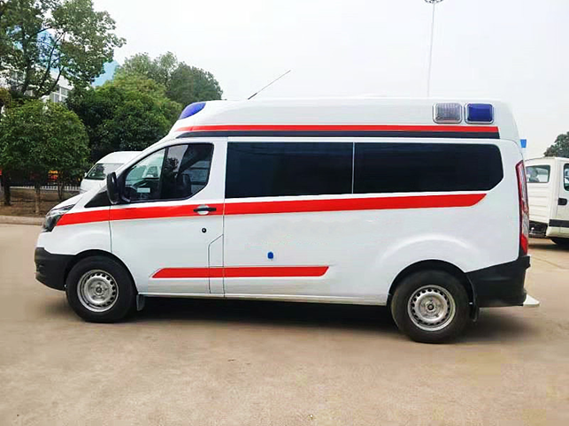福特全順V362汽油版救護(hù)車