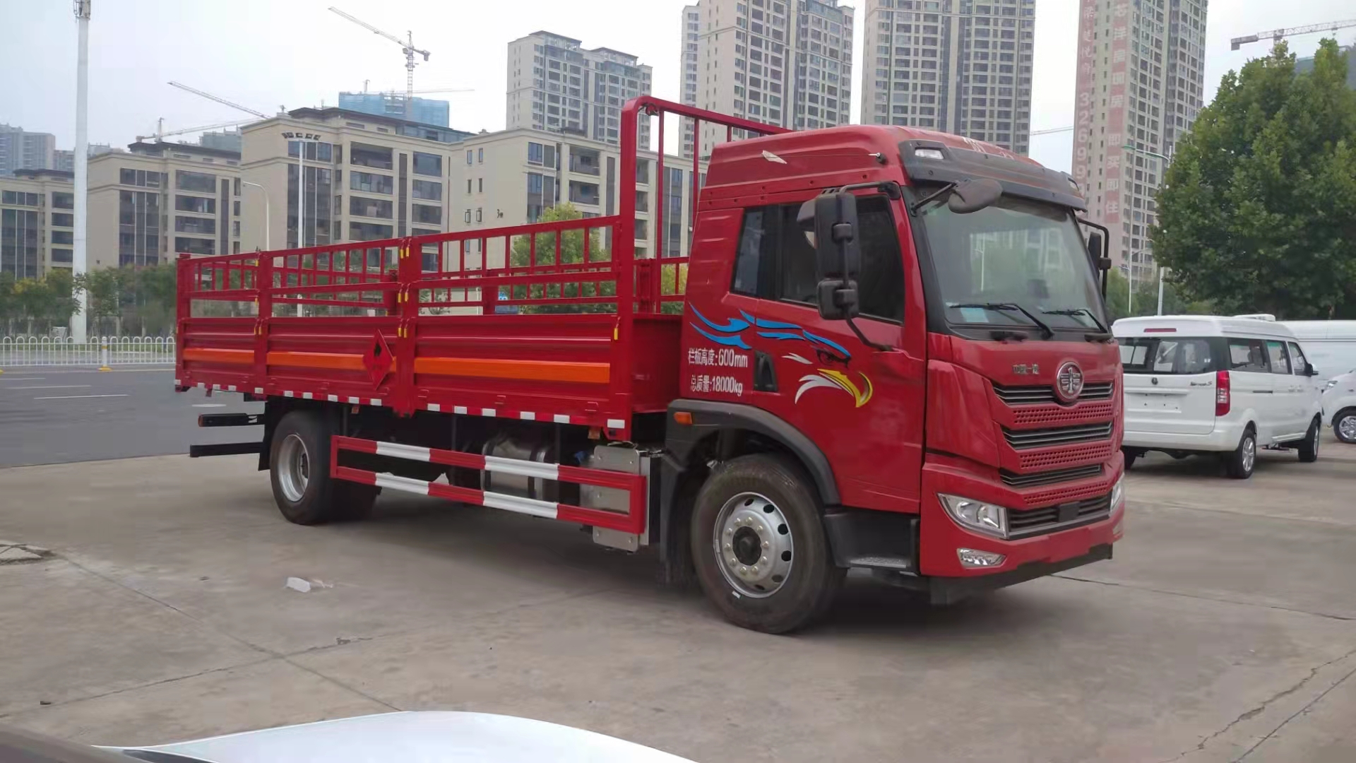 解放龍V國(guó)六6米8（額載10.3噸）氣瓶運(yùn)輸車