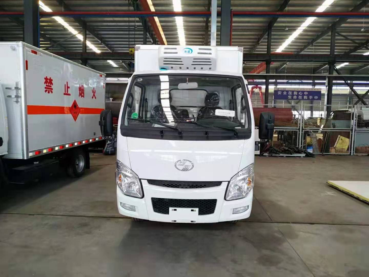 躍進小福星醫(yī)療廢物轉運車