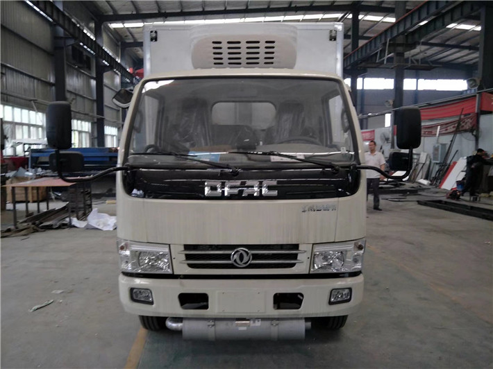 東風(fēng)多利卡醫(yī)療廢物轉(zhuǎn)運車