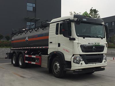 程力牌CL5260GFWZ6型腐蝕性物品罐式運(yùn)輸車