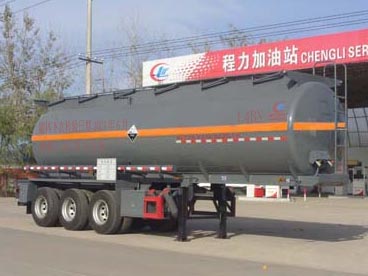 程力威牌CLW9400GFWA型腐蝕性物品罐式運(yùn)輸半掛車