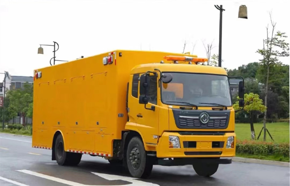 東風(fēng)天錦3000立方排澇救險車