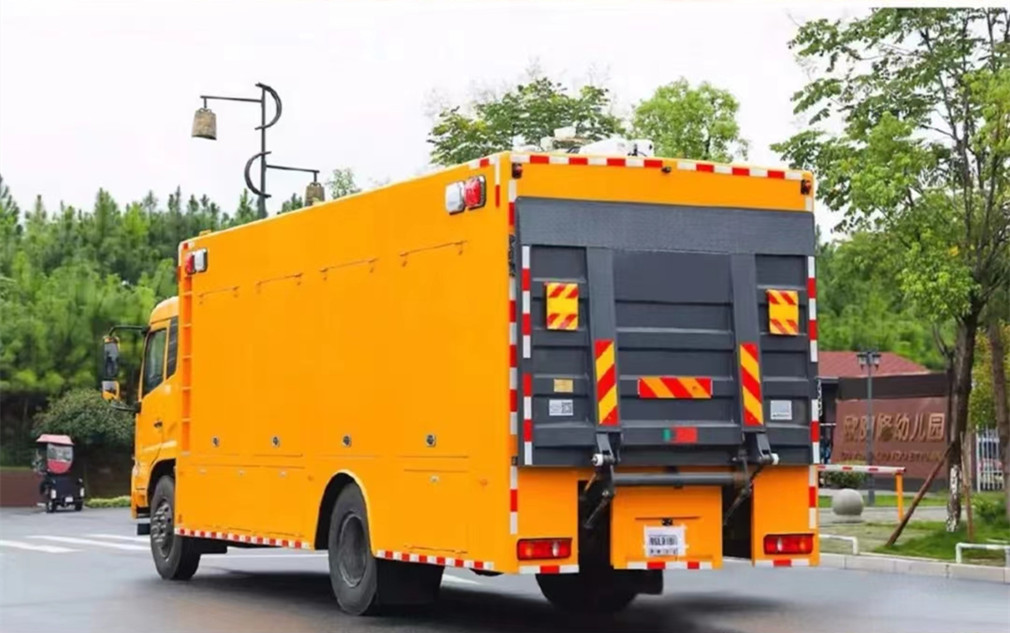 東風天錦3000立方排澇救險車