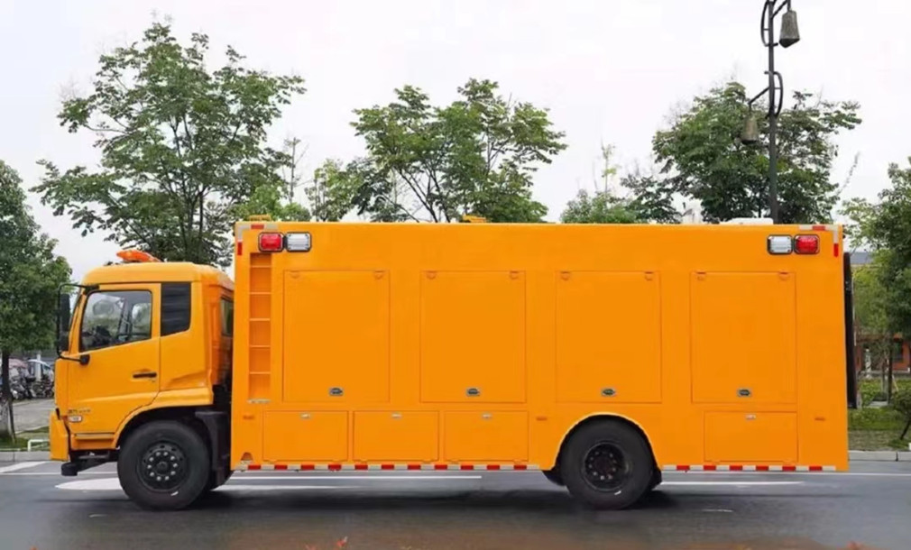 東風天錦3000立方排澇救險車