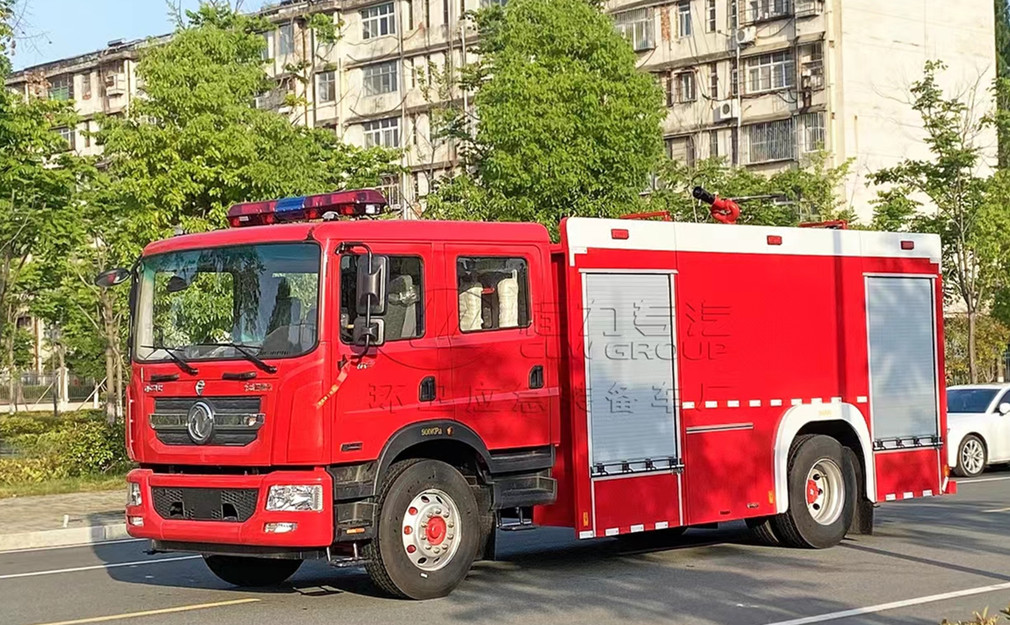東風6噸水罐/泡沫消防車