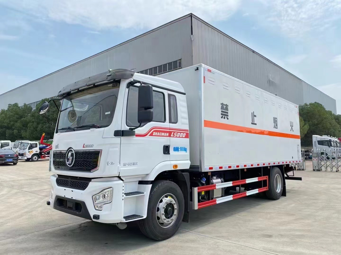 陜汽德龍6.8米雜項(xiàng)車