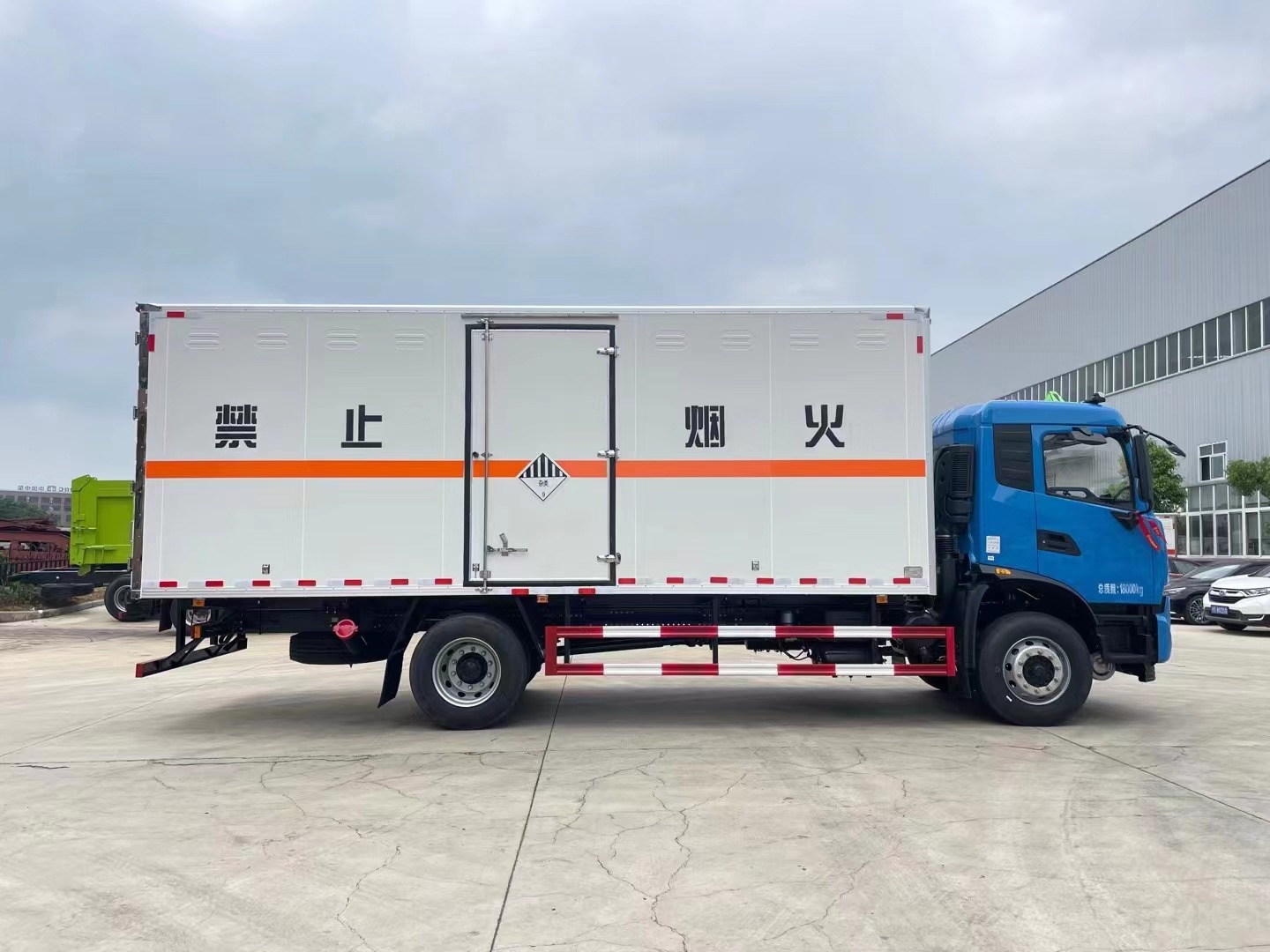 天錦廢礦物油專用車