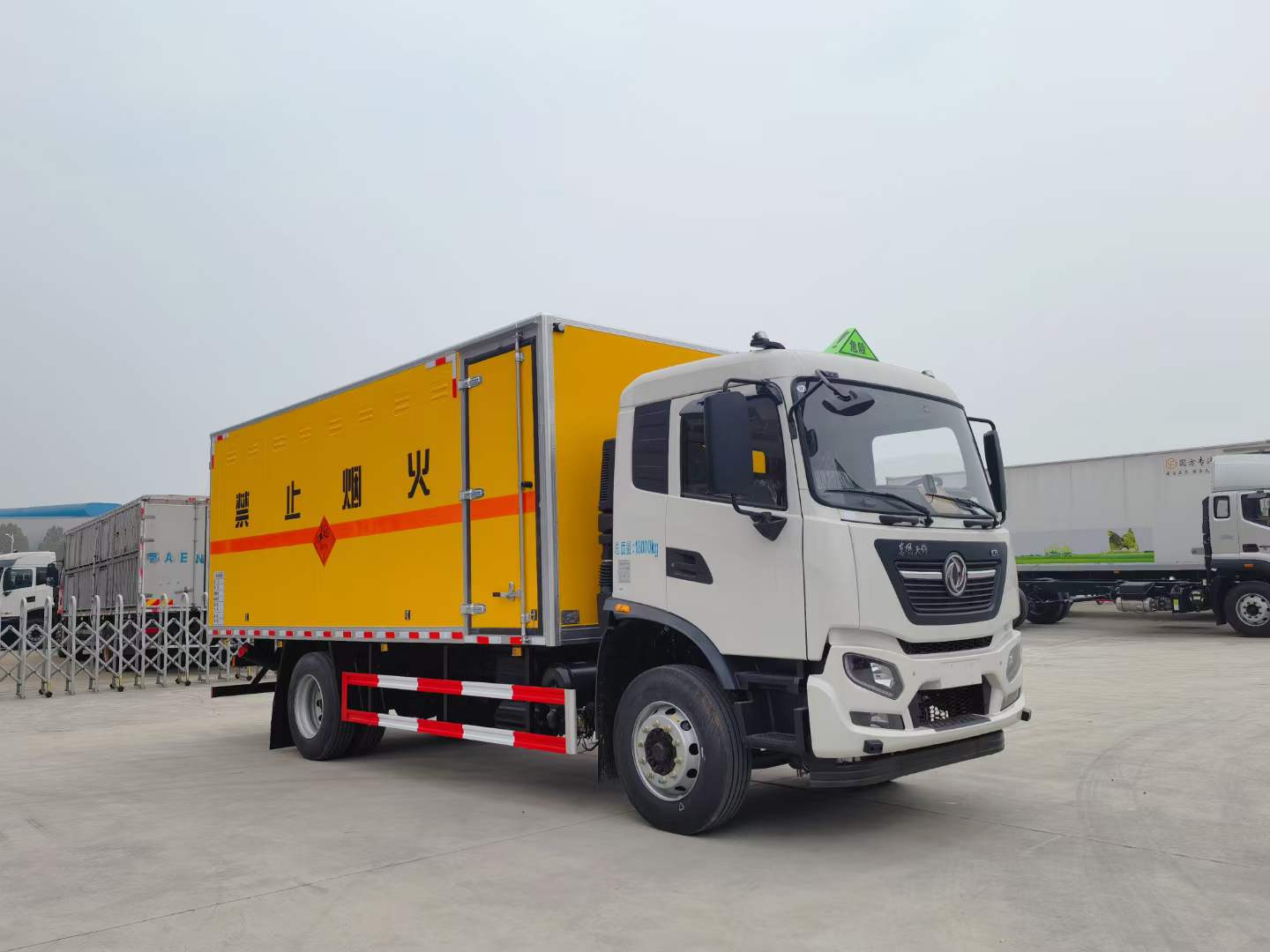 東風(fēng)天錦10噸毒性氣體廂式運輸車