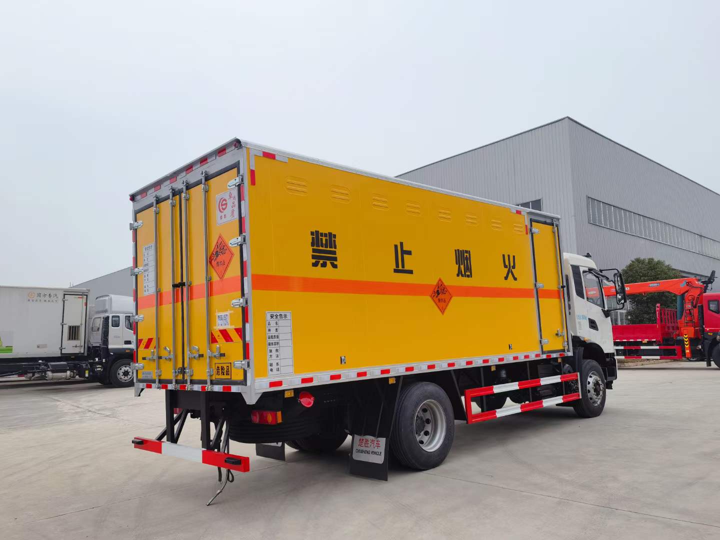 東風(fēng)天錦10噸毒性氣體廂式運輸車