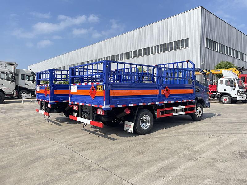 江淮藍(lán)牌4.1米氣瓶運(yùn)輸車