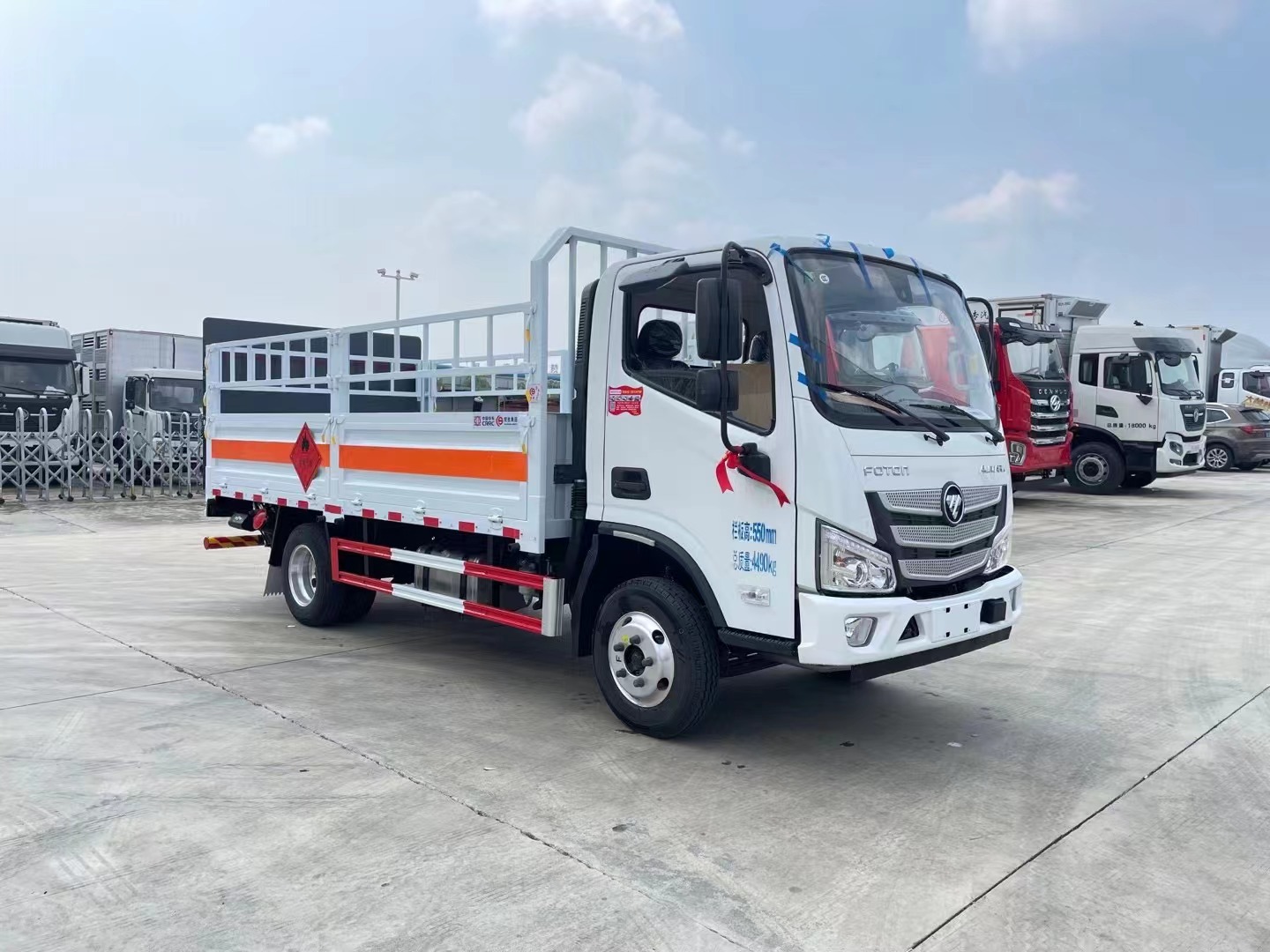 福田歐馬可藍(lán)牌4.15米氣瓶運(yùn)輸車