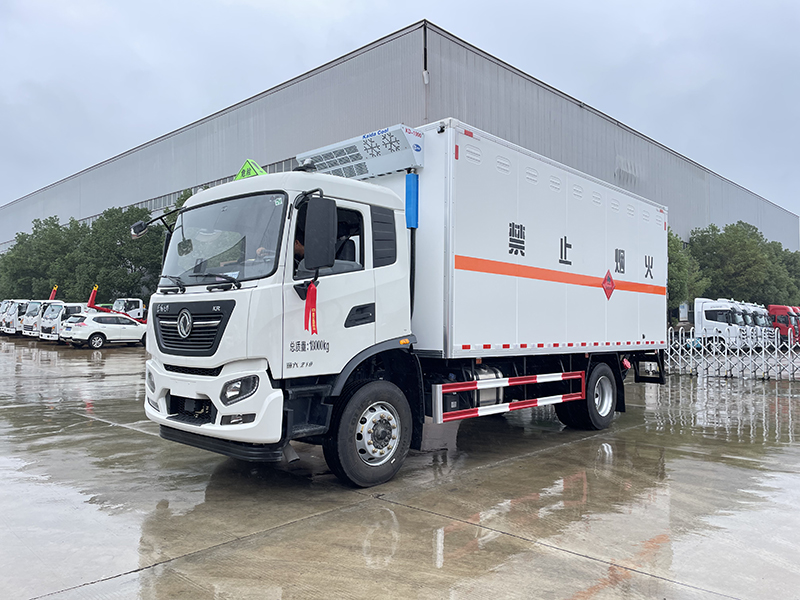 東風(fēng)天錦（6.2米/6.8米）10噸液體廂式運(yùn)輸車