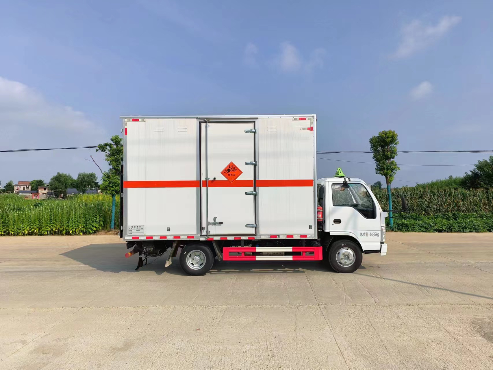慶鈴五十鈴易燃氣體廂式運輸車