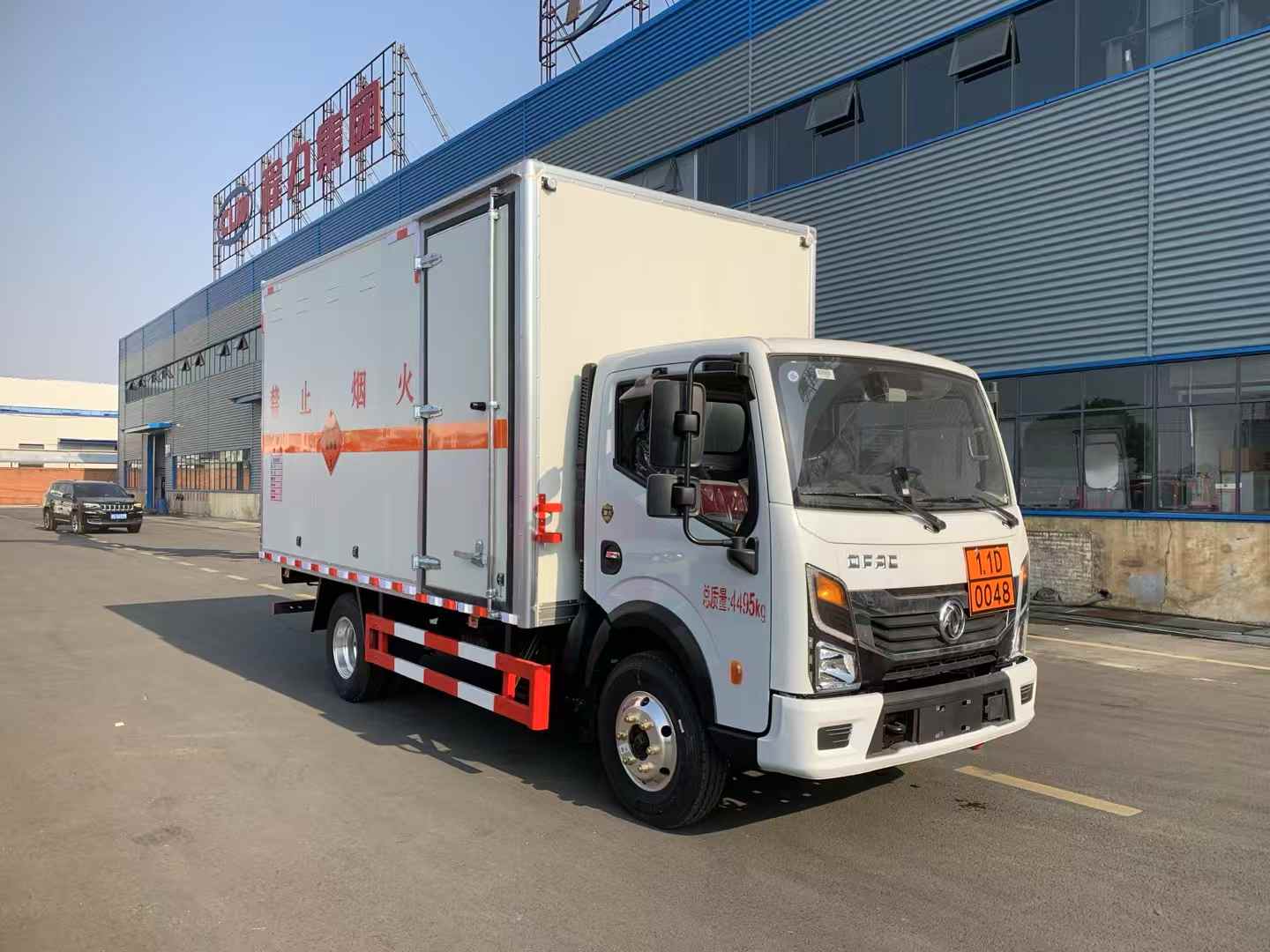 東風全柴142馬力藍牌爆破車