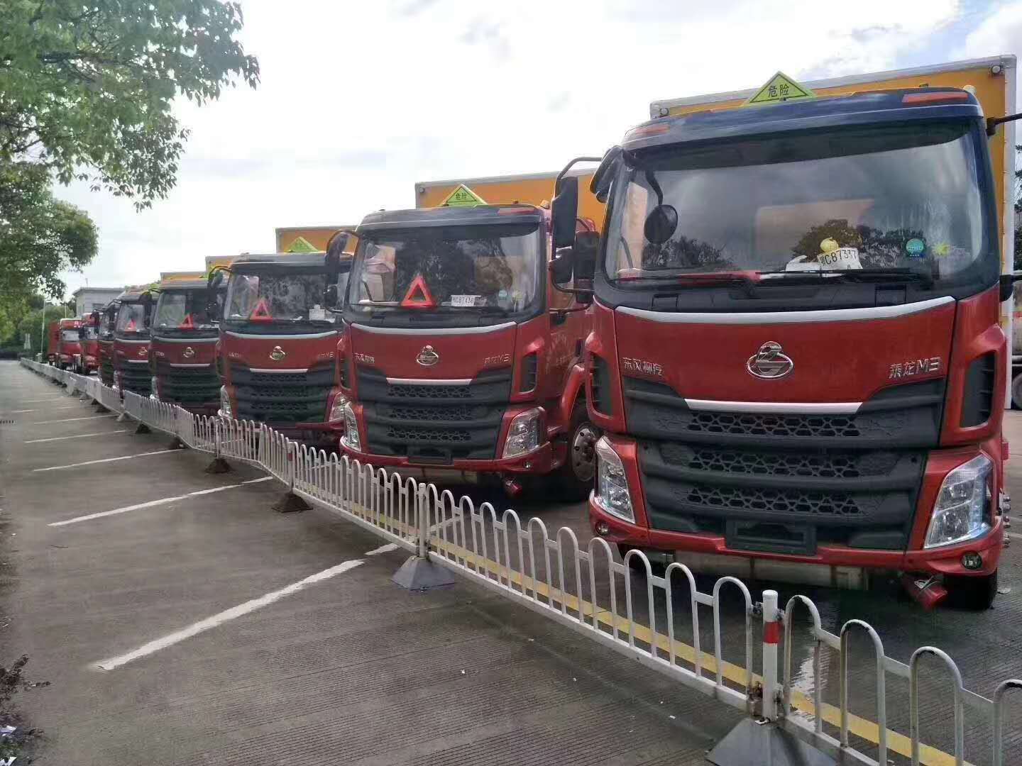 河北邢臺(tái)汪總訂購(gòu)六臺(tái)柳汽乘龍防爆車發(fā)車