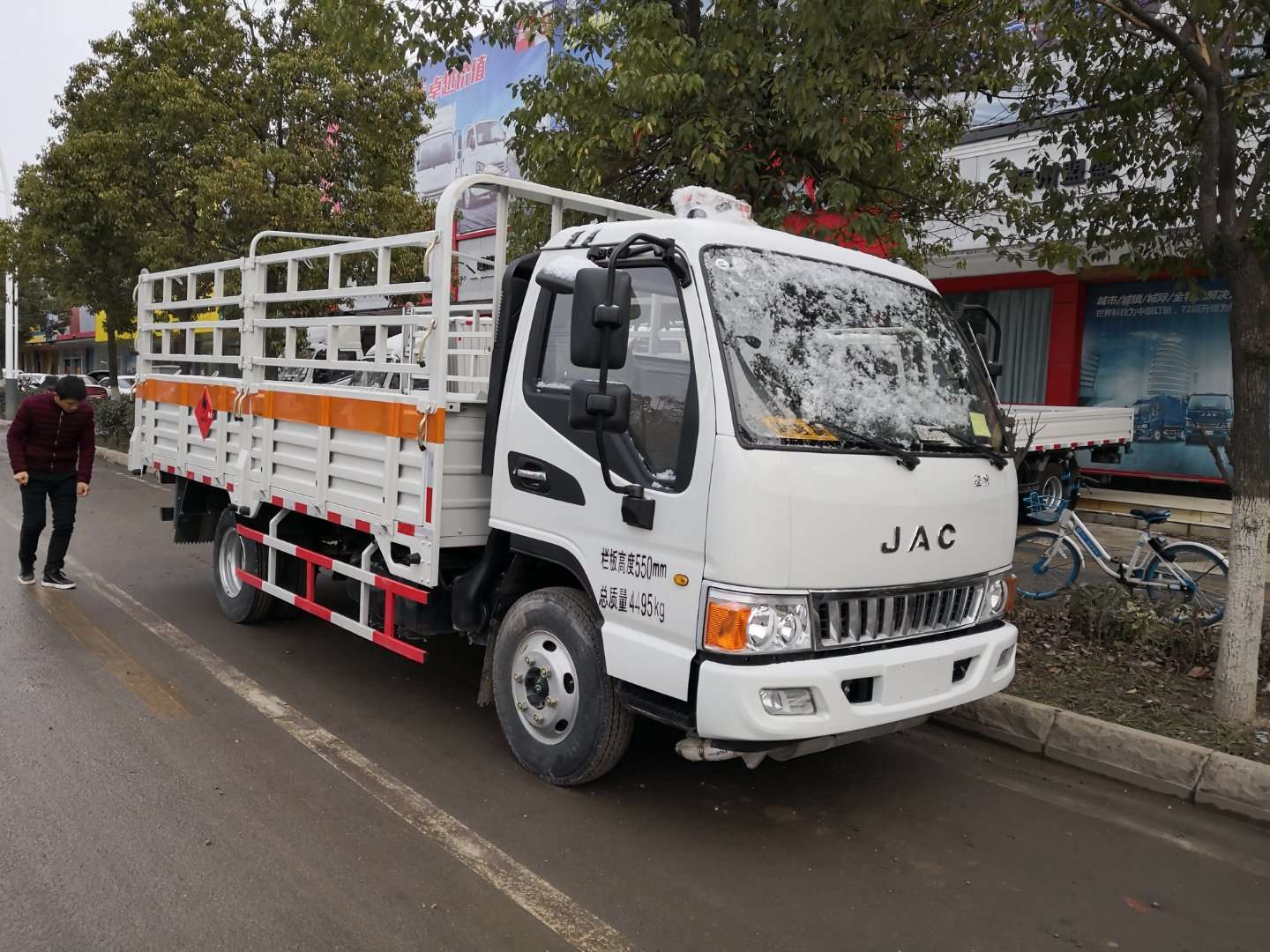 劉總訂購(gòu)江淮藍(lán)牌氣瓶車順利交車