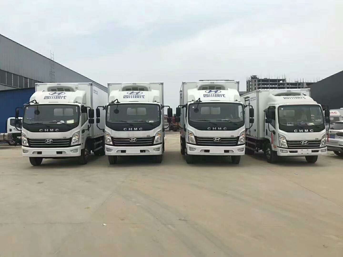 山東周總訂購(gòu)四臺(tái)現(xiàn)代冷藏車(chē)發(fā)車(chē)