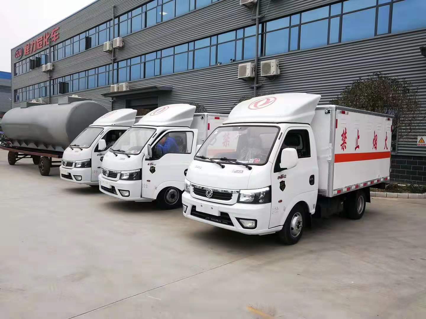 貴州趙總三臺東風途逸國六易燃氣體廂式運輸車發車