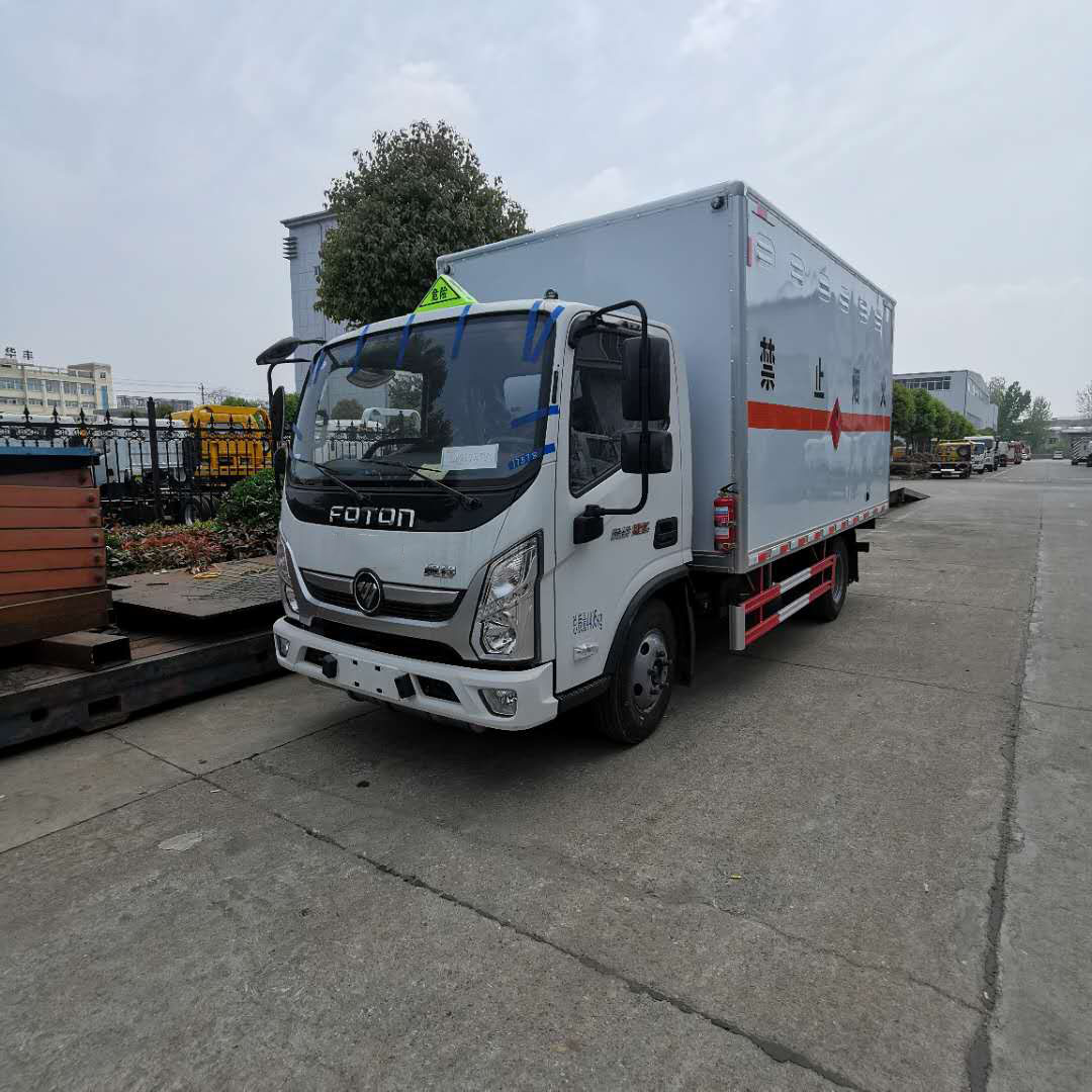 新款車型上市——福田奧鈴國(guó)六易燃?xì)怏w廂式運(yùn)輸車
