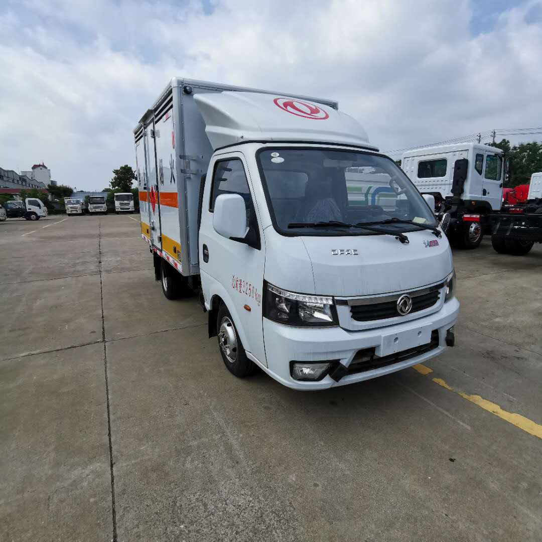 城區(qū)配送經(jīng)典之選——東風途逸雜項危險品車