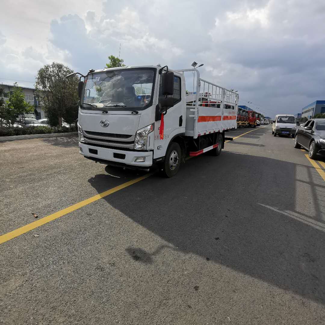 8噸重載版躍進C500液化氣瓶配送車
