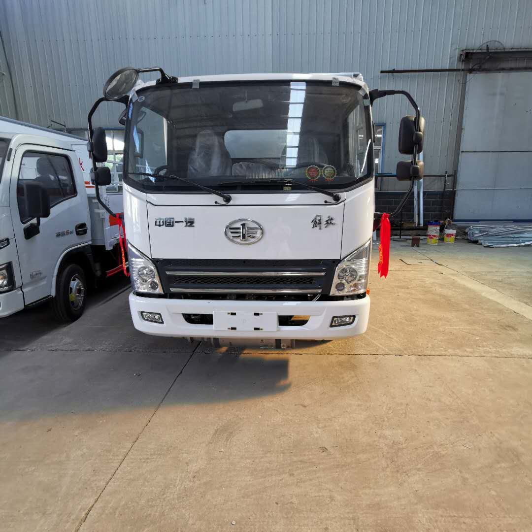 解放虎V藍牌帶雙開側(cè)門易燃液體廂式運輸車詳細介紹