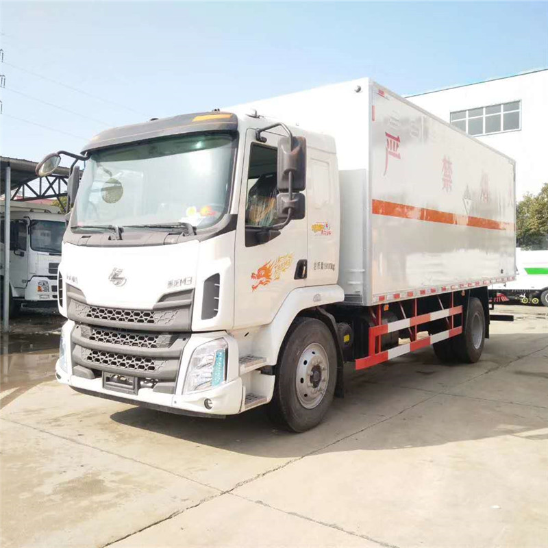 爆款回歸——柳汽乘龍單橋新規(guī)危險品車