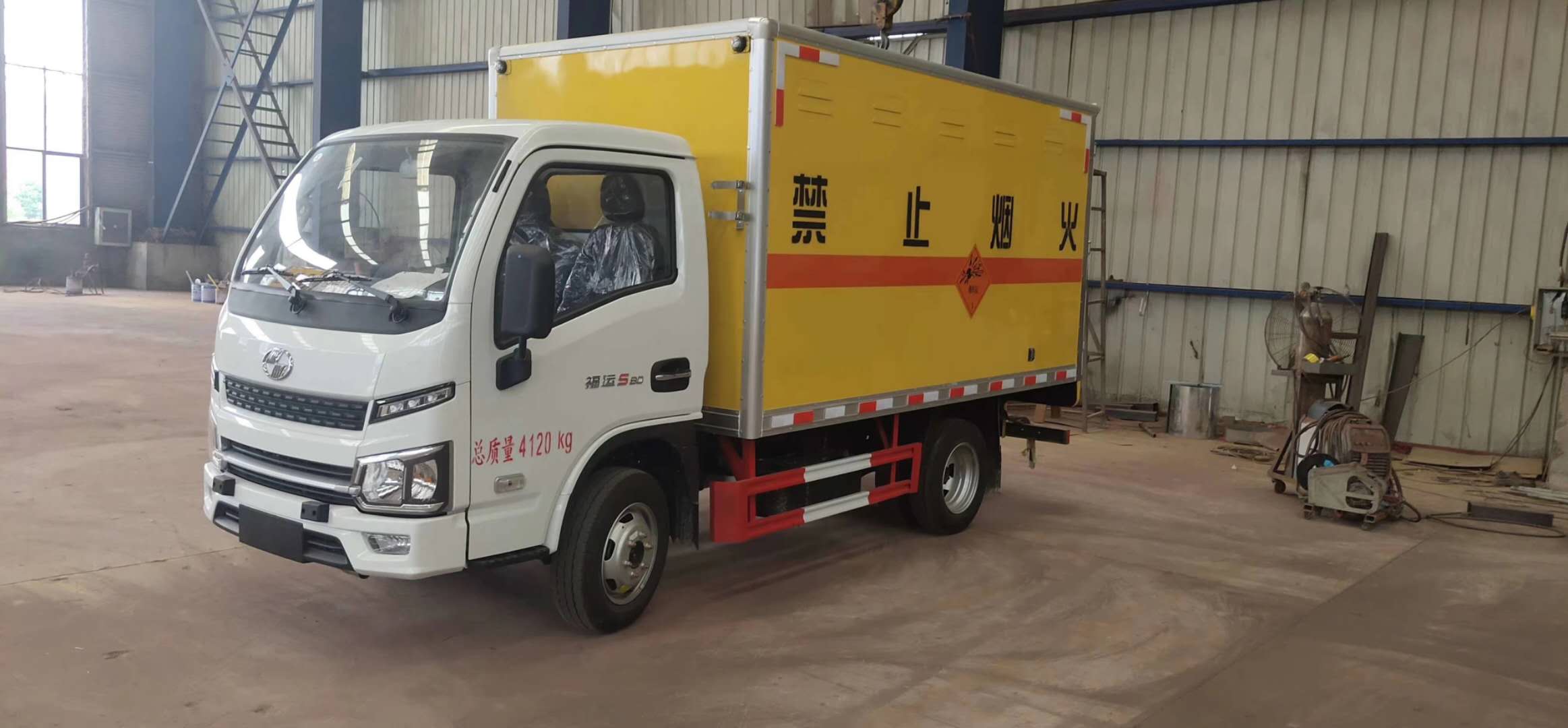 躍進S80帶隔艙國六防爆車