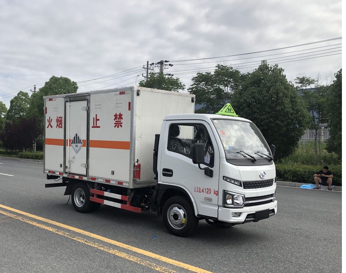 福運S80國六（EZW5033XZWS6型）雜項危險物品廂式運輸車