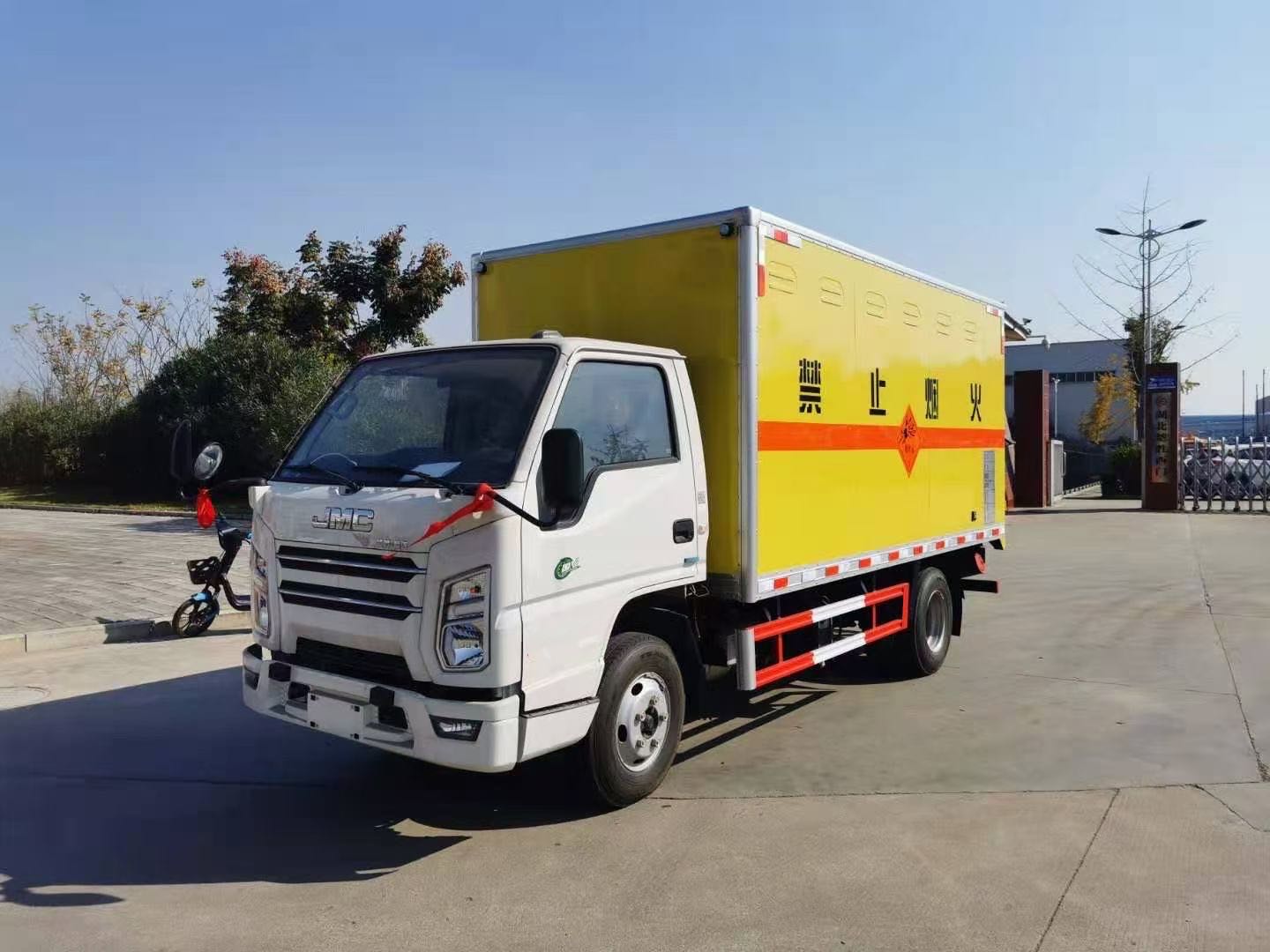 江鈴黃牌國(guó)六爆破器材運(yùn)輸車(chē)