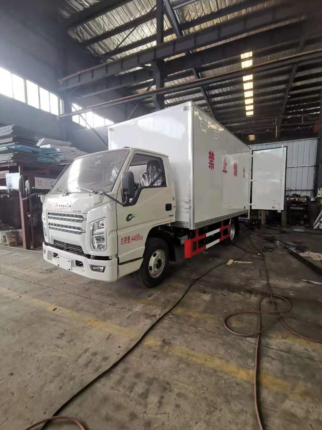 江鈴國(guó)六危險(xiǎn)品車詳細(xì)配置介紹