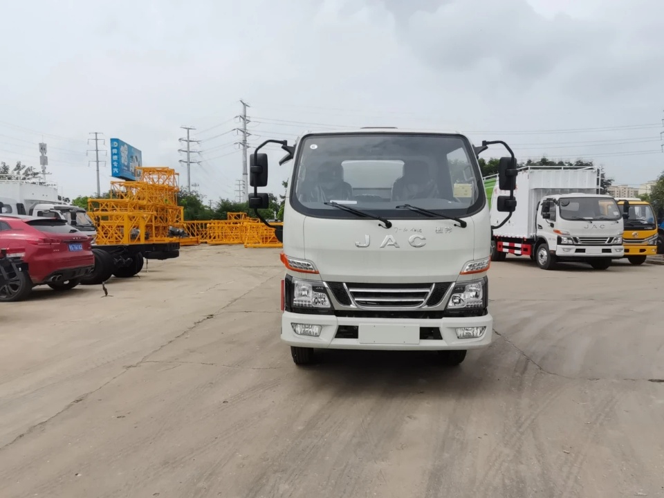 江淮駿鈴6.6方黃牌供液車詳細配置
