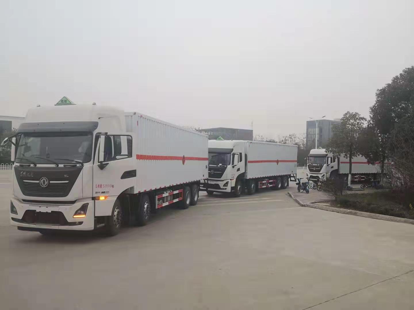 劉總?cè)_(tái)東風(fēng)天龍國(guó)六易燃?xì)怏w廂式車發(fā)車