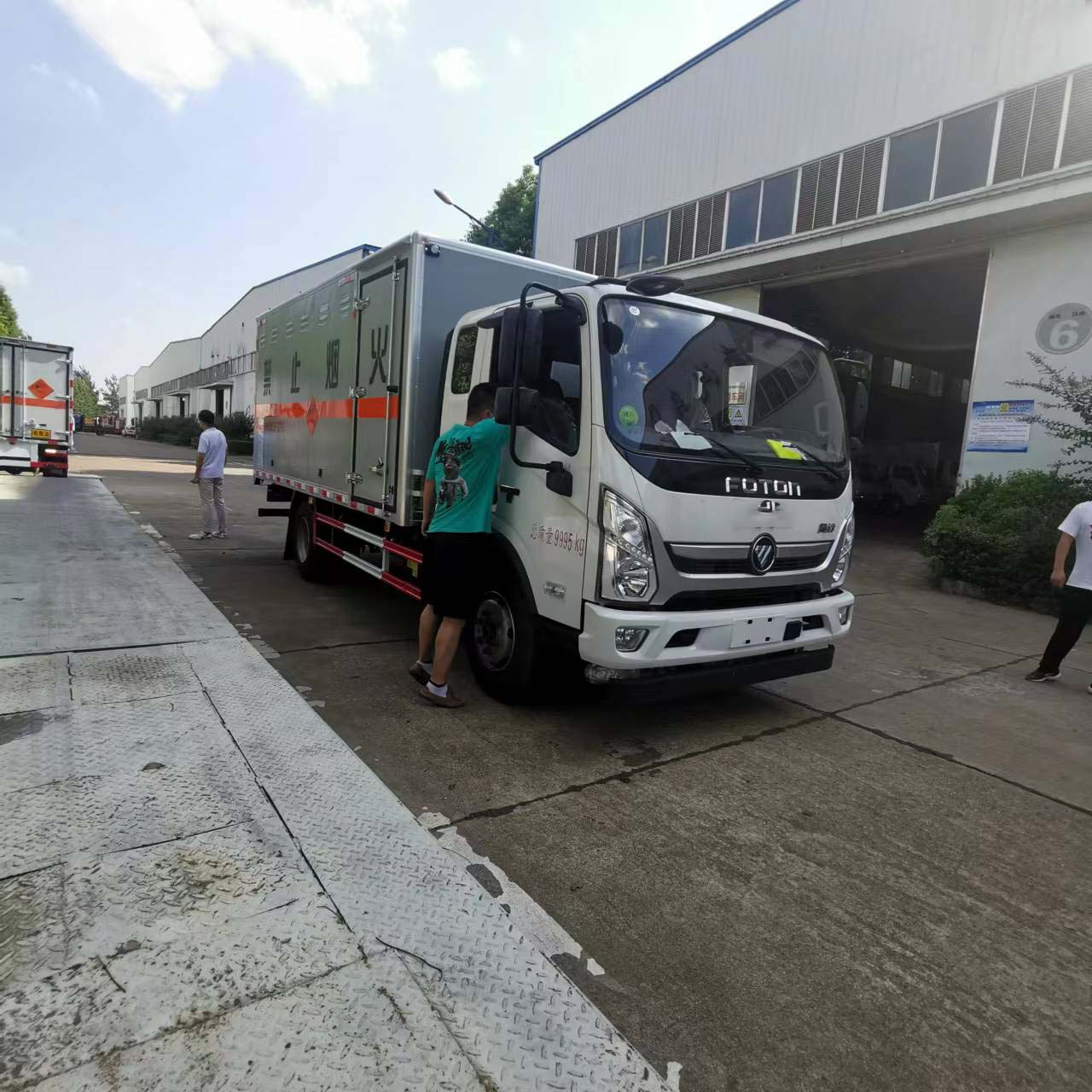 福田國六排半5噸爆破車（3.8排量156馬力）