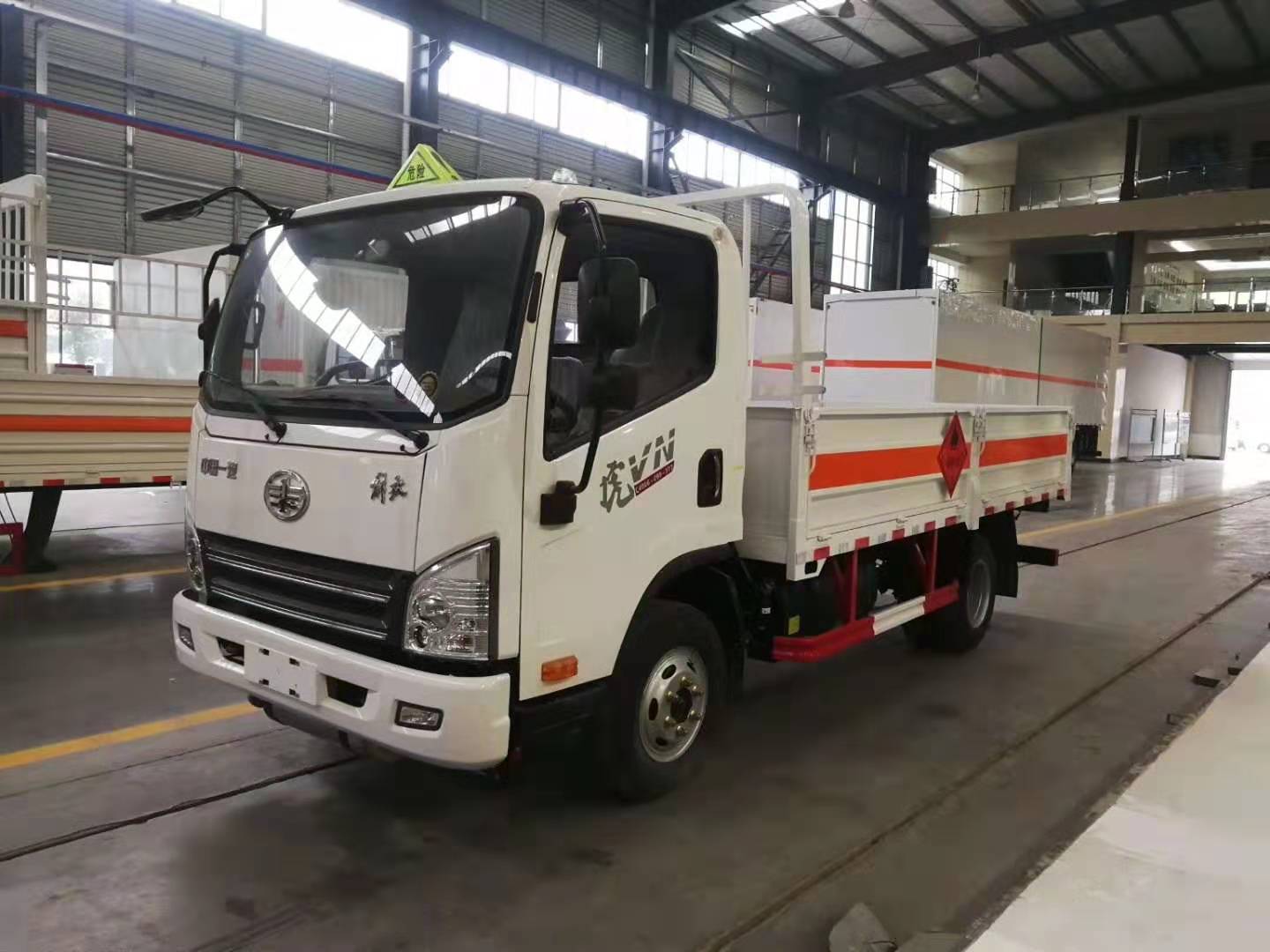 重要的事情說三遍，解放4.2米低欄板氣瓶運(yùn)輸車現(xiàn)車！現(xiàn)車！現(xiàn)車！