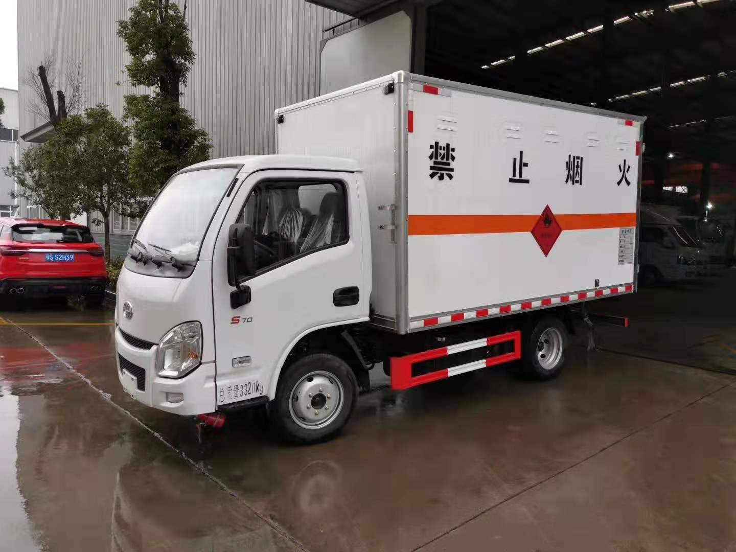 危險品車上戶要求